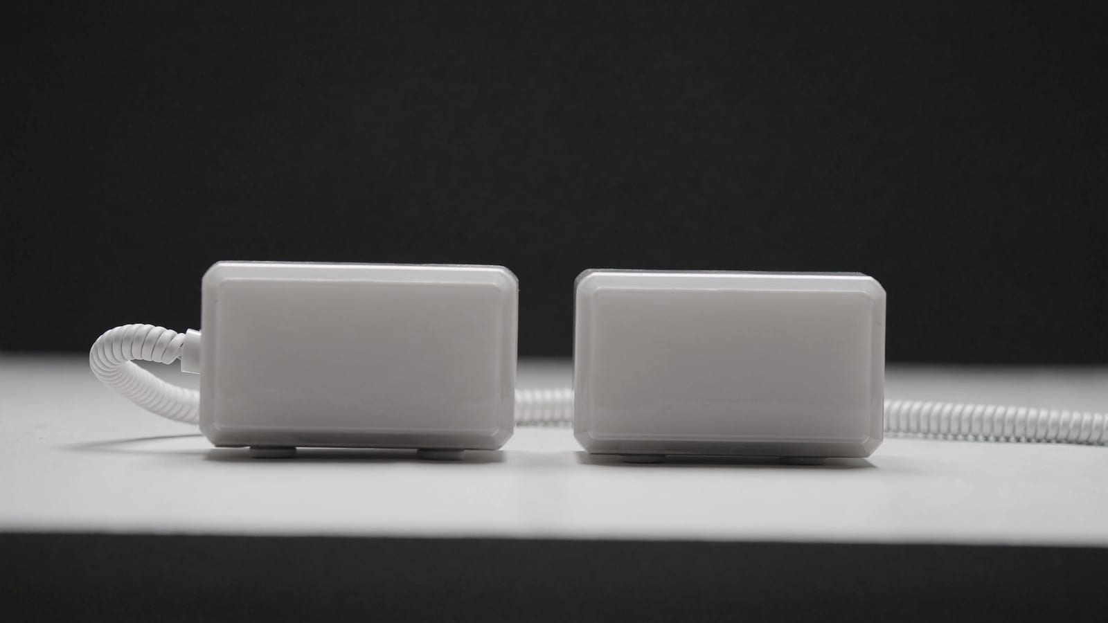 Funk vs. Kabel — Welche Alarmanlage passt?